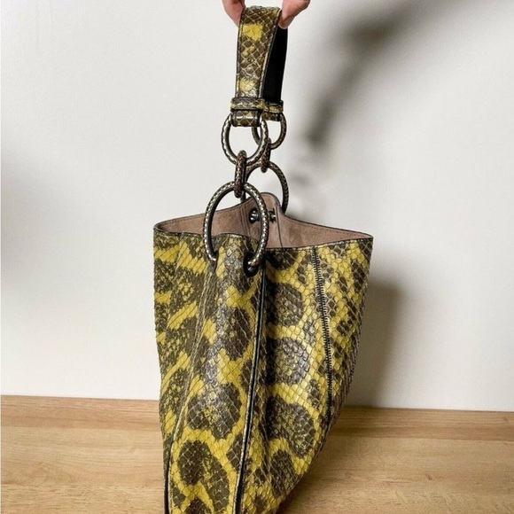 Bottega Veneta Natural Anaconda Loop Bag - Picture 5 of 10